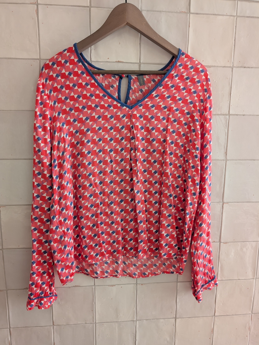 V-Neck Long Sleeve Top in Coral with Blue Trim